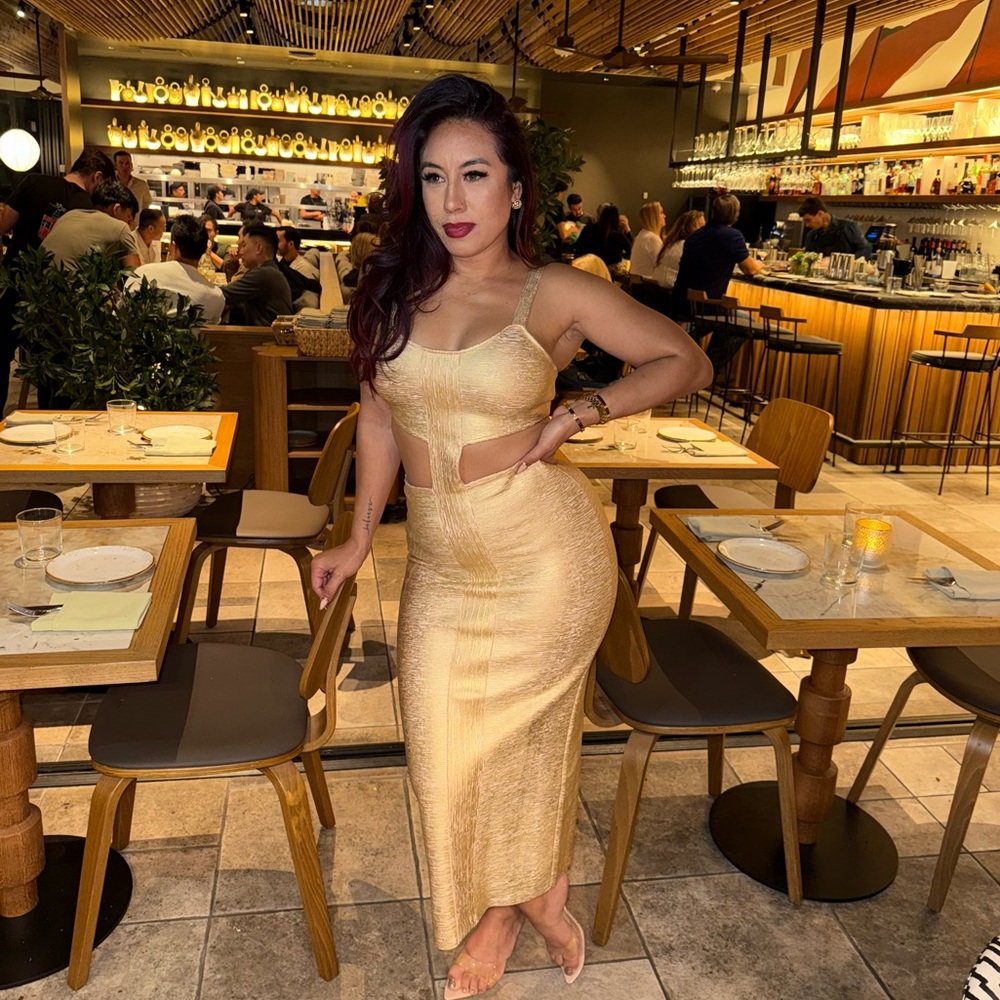 Elegant Gold Midi Dress